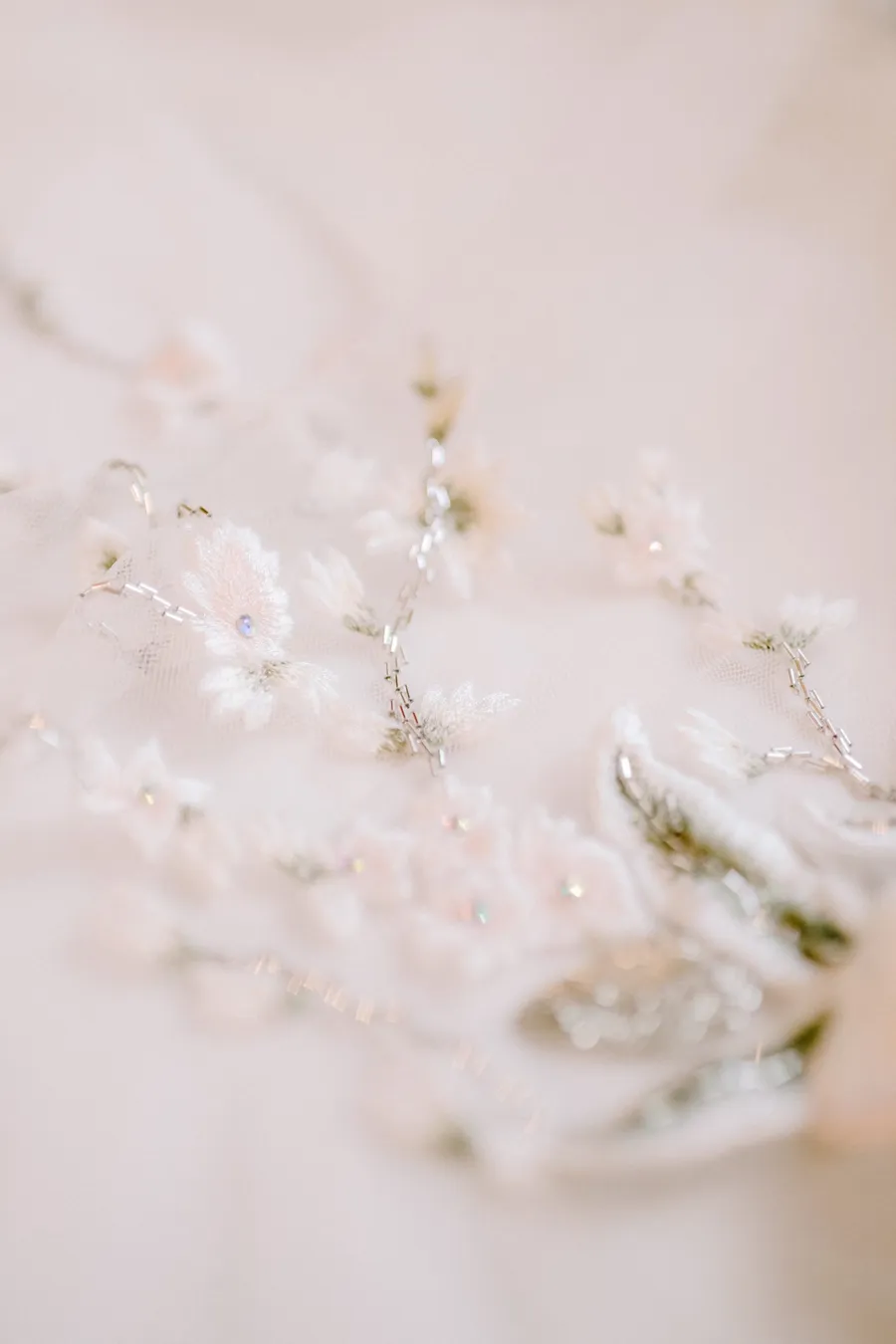 romantische Blütenstickerei