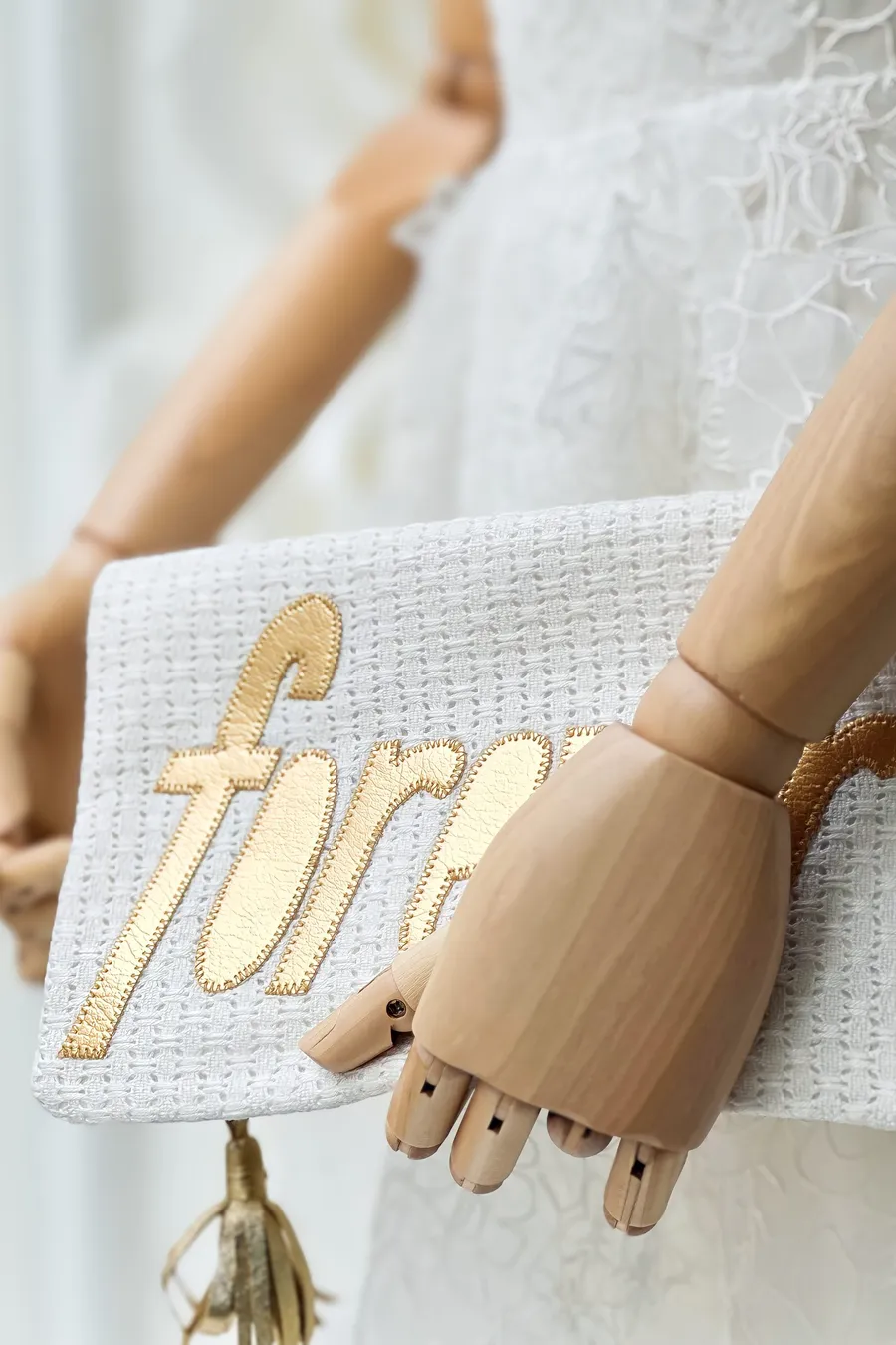 Handgefertigte FOREVER Clutch von Betti Bag für die moderne Braut