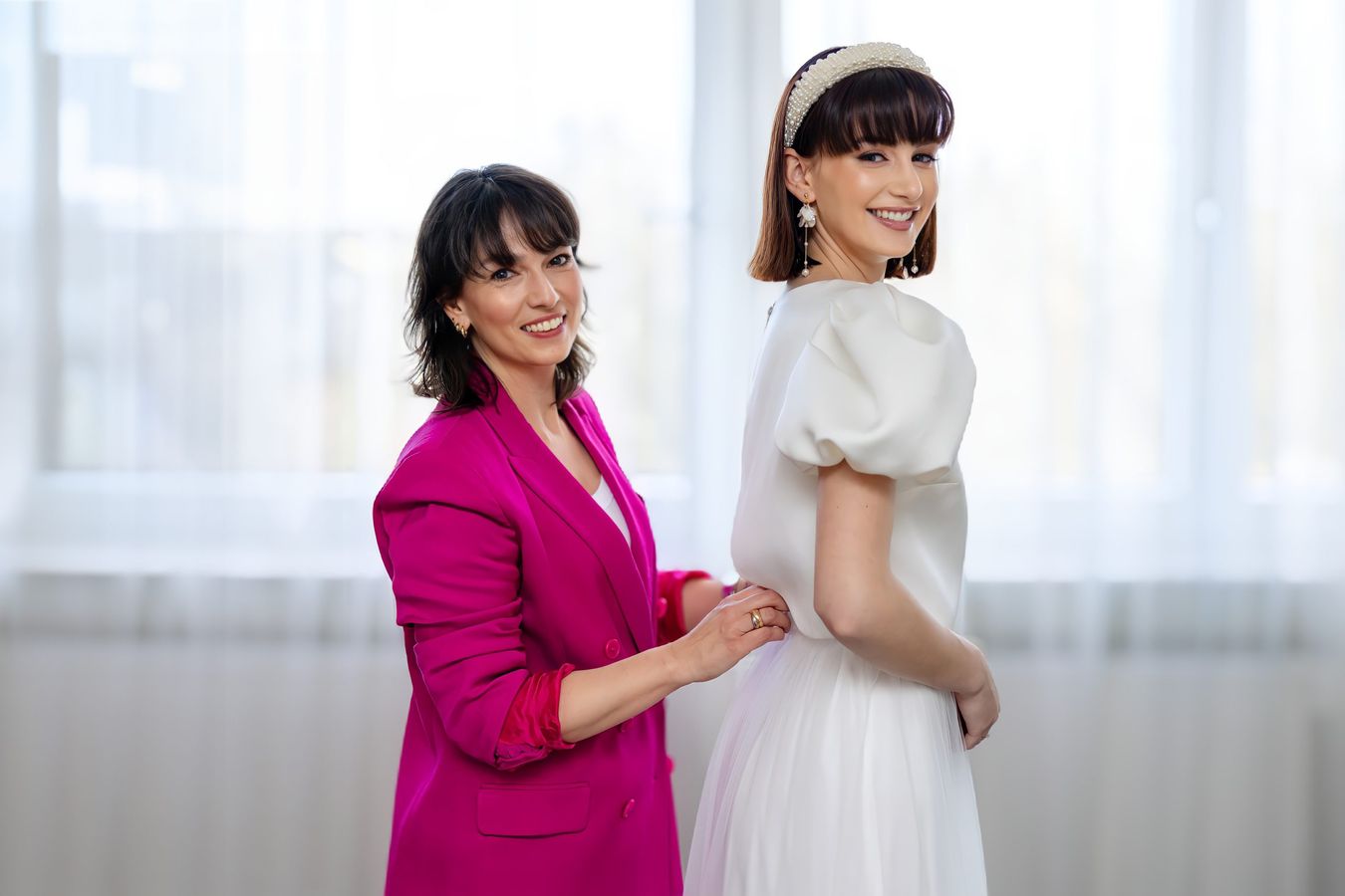 Getting ready Shooting glückliche Braut und Simone beim Getting ready Shooting