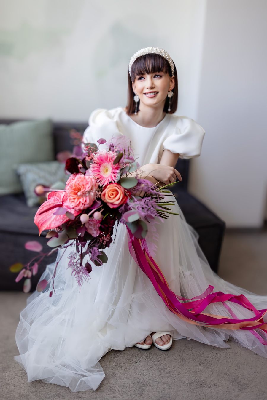 Modell mit wunderschönem Brautstrauß Modell mit wunderschönem Brautstrauß