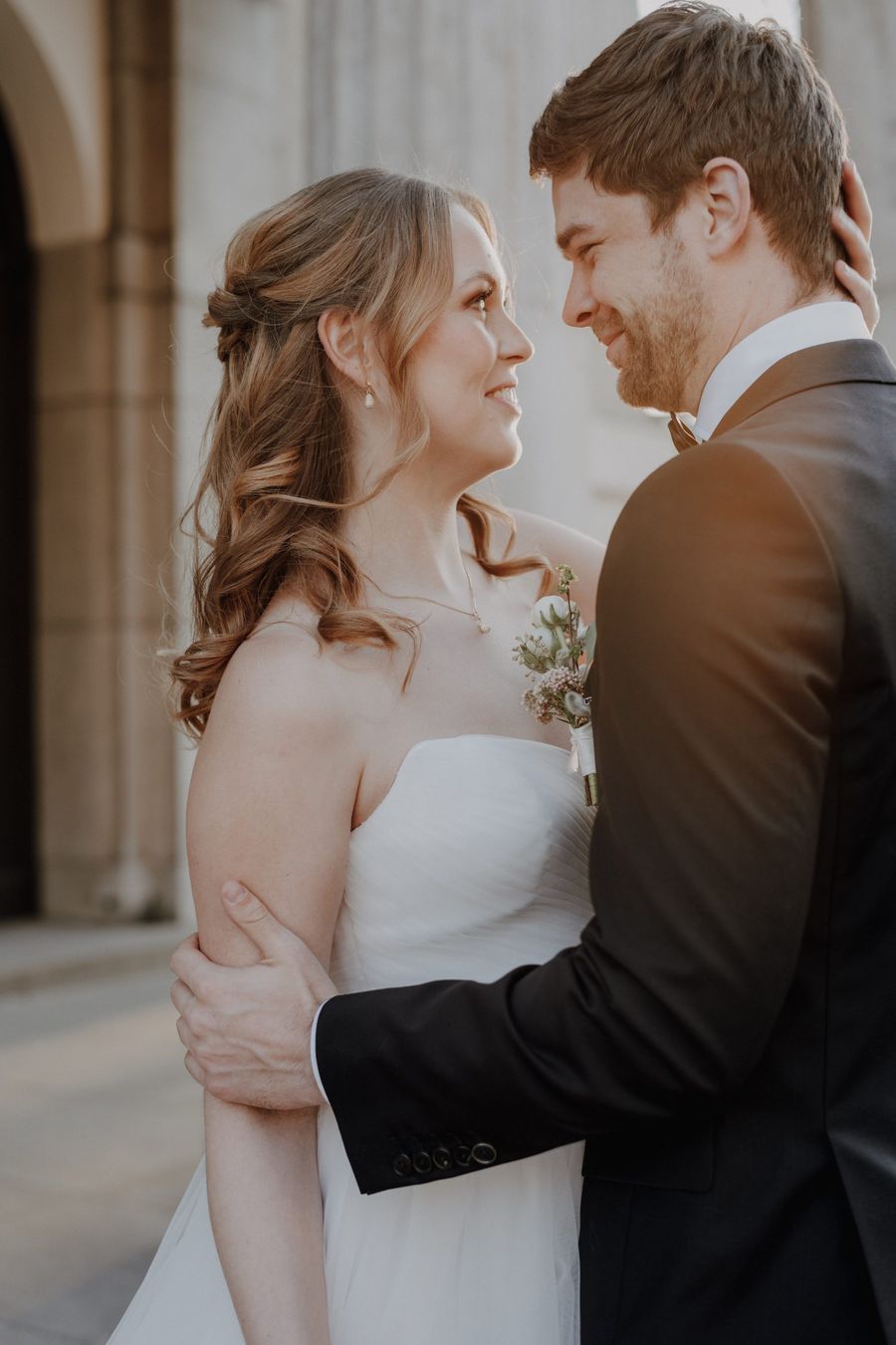 Herzausschnitt preloved Prinzessinnenbraukleid mit Herzausschnitt und weitem Tüllrock mit Schleppe