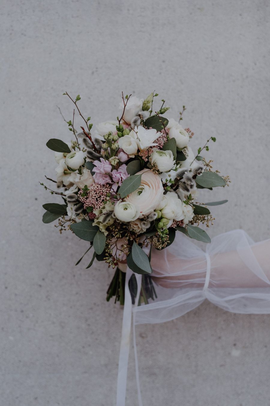 frühlingshafter Brautstrauß frühlingshafter Brautstrauß