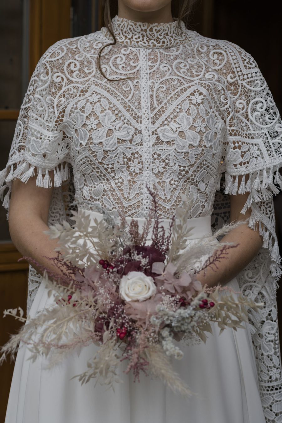 Boho Brautkleid mit Cape Boho Brautkleid mit Cape