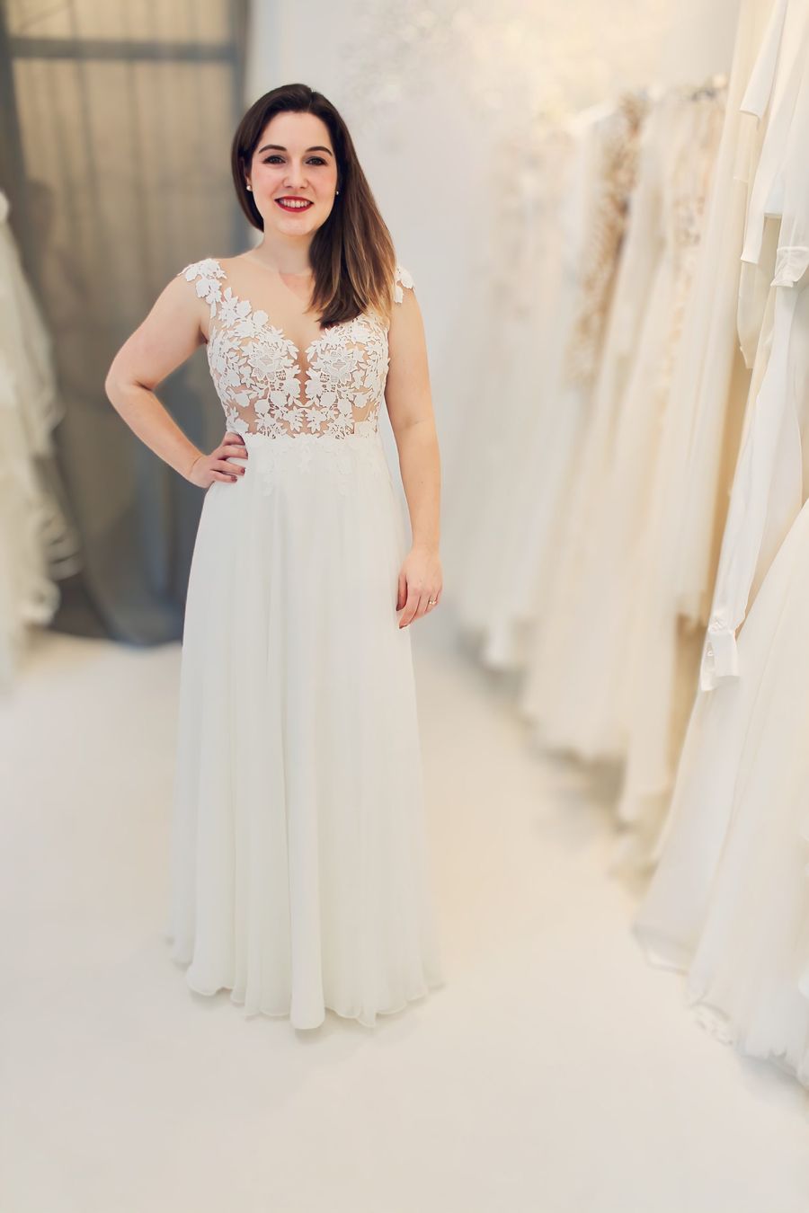 Tattoo Spitze Brautkleid in A-Linie aus Chiffon und Oberteil aus Tattoo-Spitze