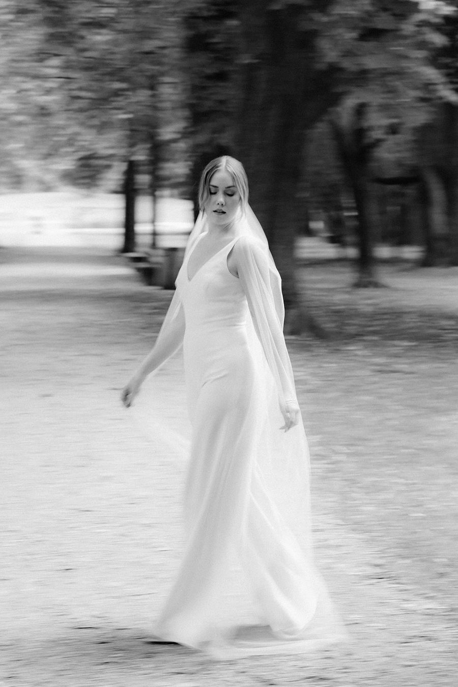 Brautjumpsuit mit Schleier Braut Jumpsuit mit langem Schleier